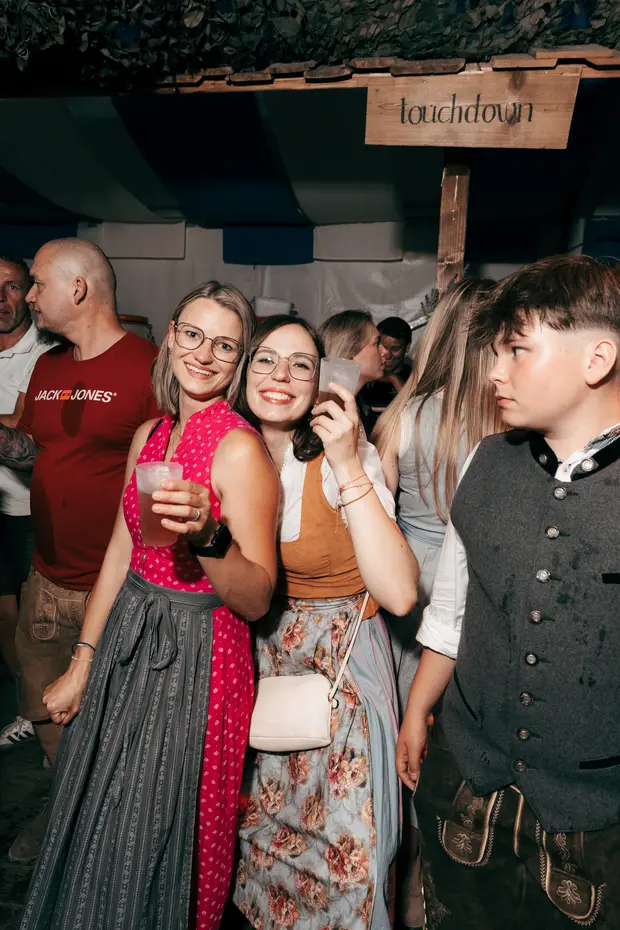 Schmalzlerfest Perlesreut 2026 Umzug, Bieranstich, Perlesreuter BleMUSI Foto 2602382