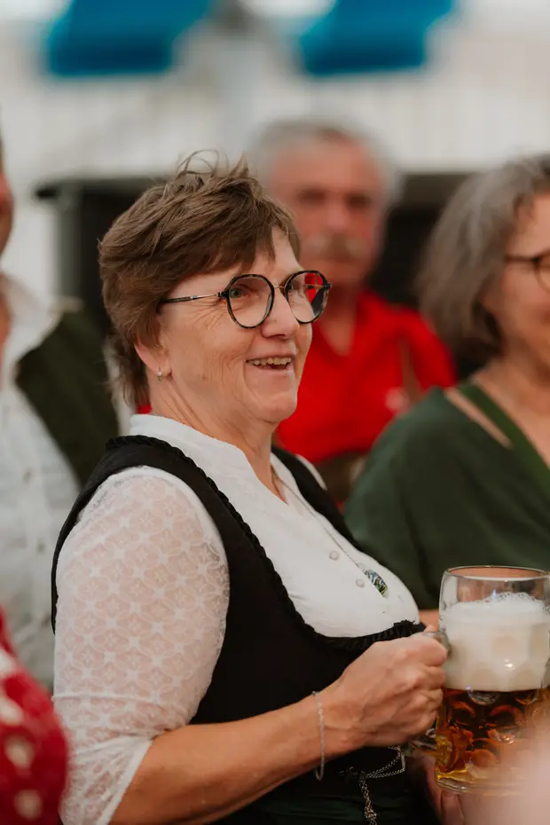 Schmalzlerfest Perlesreut 2026 Umzug, Bieranstich, Perlesreuter BleMUSI Foto 2602392