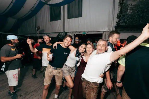 Schmalzlerfest Perlesreut 2026 Umzug, Bieranstich, Perlesreuter BleMUSI Foto 2602412