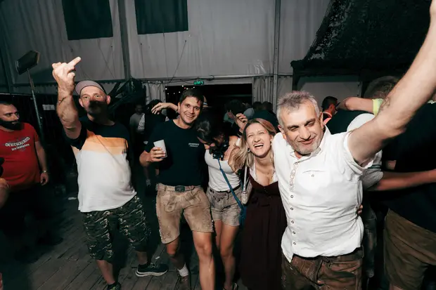 Schmalzlerfest Perlesreut 2026 Umzug, Bieranstich, Perlesreuter BleMUSI Foto 2602414
