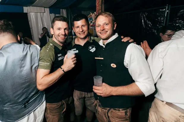 Schmalzlerfest Perlesreut 2026 Umzug, Bieranstich, Perlesreuter BleMUSI Foto 2602462