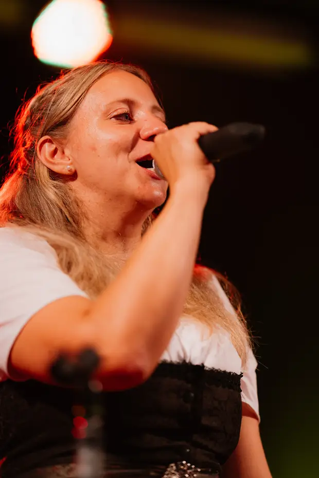 Schmalzlerfest Perlesreut 2026 Umzug, Bieranstich, Perlesreuter BleMUSI Foto 2602487