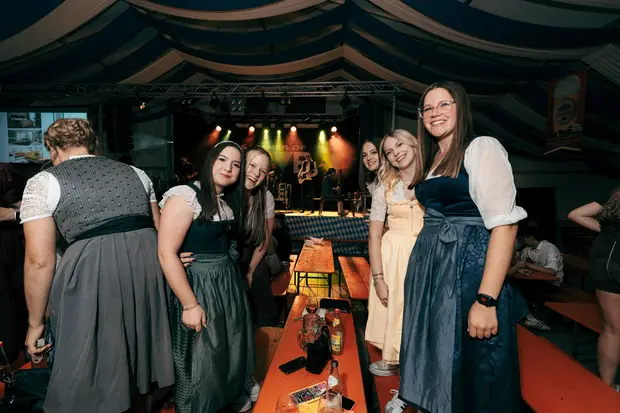 Schmalzlerfest Perlesreut 2026 Kinderzug, Seniorennachmittag, Sammer of Love, SchmalzlerBAR Foto 2602634