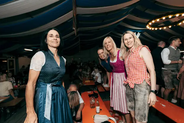 Schmalzlerfest Perlesreut 2026 Kinderzug, Seniorennachmittag, Sammer of Love, SchmalzlerBAR Foto 2602637