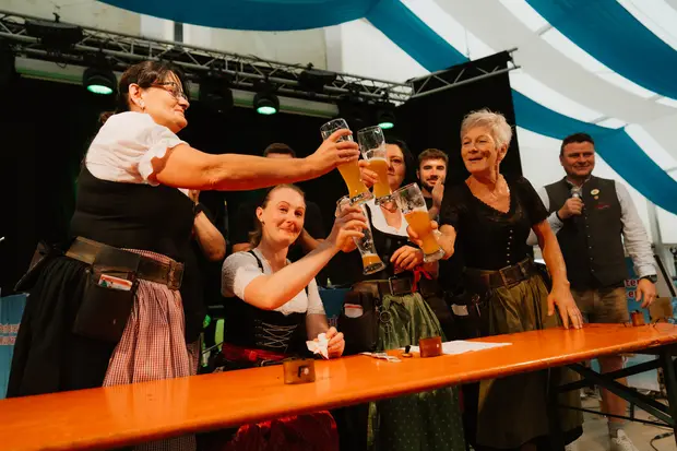 Schmalzlerfest Perlesreut 2026 Ehrung, Schnupferwettbewerb, d Noudnigln, Verlosung, WM-Finale Foto 2603448