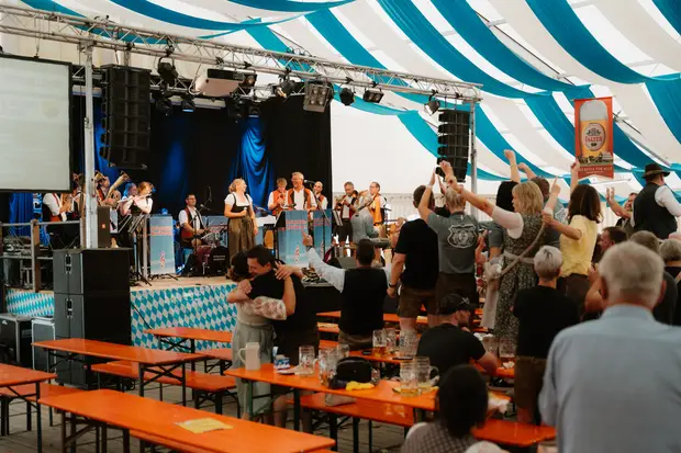Schmalzlerfest Perlesreut 2026 Ehrung, Schnupferwettbewerb, d Noudnigln, Verlosung, WM-Finale Foto 2603650